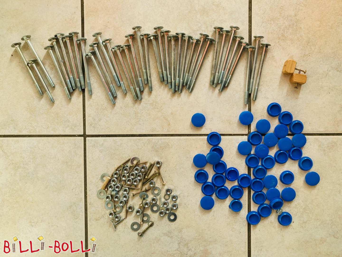 Schrauben / Abdeckkappen zu verschenken (Kategorie: Zubehör/Erweiterungsteile gebraucht)