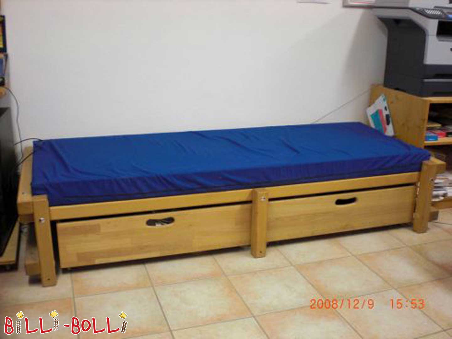niedriges Bett, Typ 4 Buche, Ölwachsoberfläche, 3 Jahre alt (Kategorie: Kindermöbel gebraucht) niedriges Bett, Typ 4 Buche, Ölwachsoberfläche, 3 Jahre alt (Kategorie: Kindermöbel gebraucht)