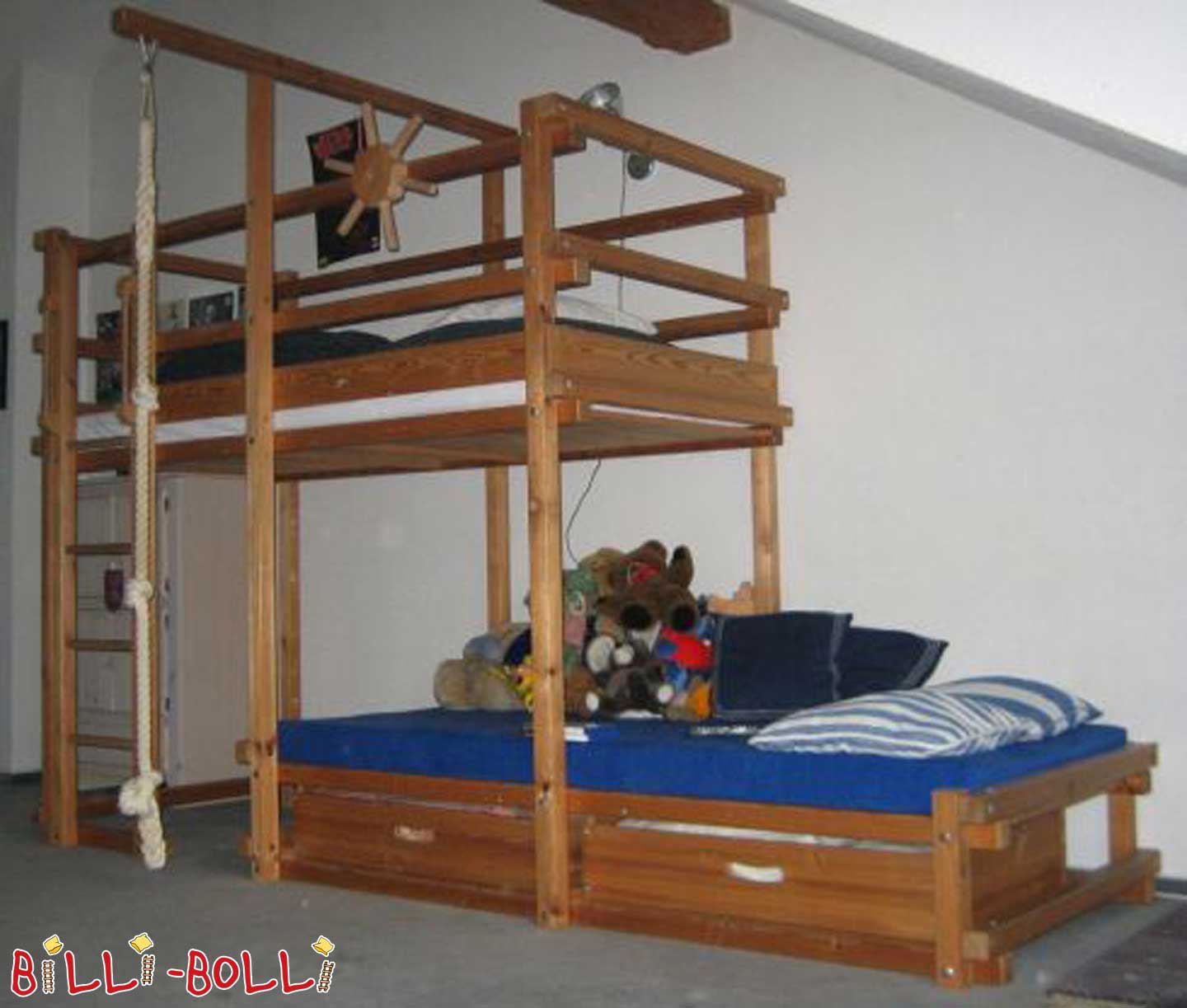 Gullibo, seitlich versetztes Bett (Kindermöbel gebraucht) Gullibo, seitlich versetztes Bett (Kindermöbel gebraucht)