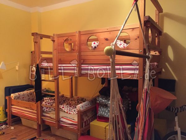 Seitlich versetztes Bett (Kinderbett gebraucht) Seitlich versetztes Bett (Kinderbett gebraucht)