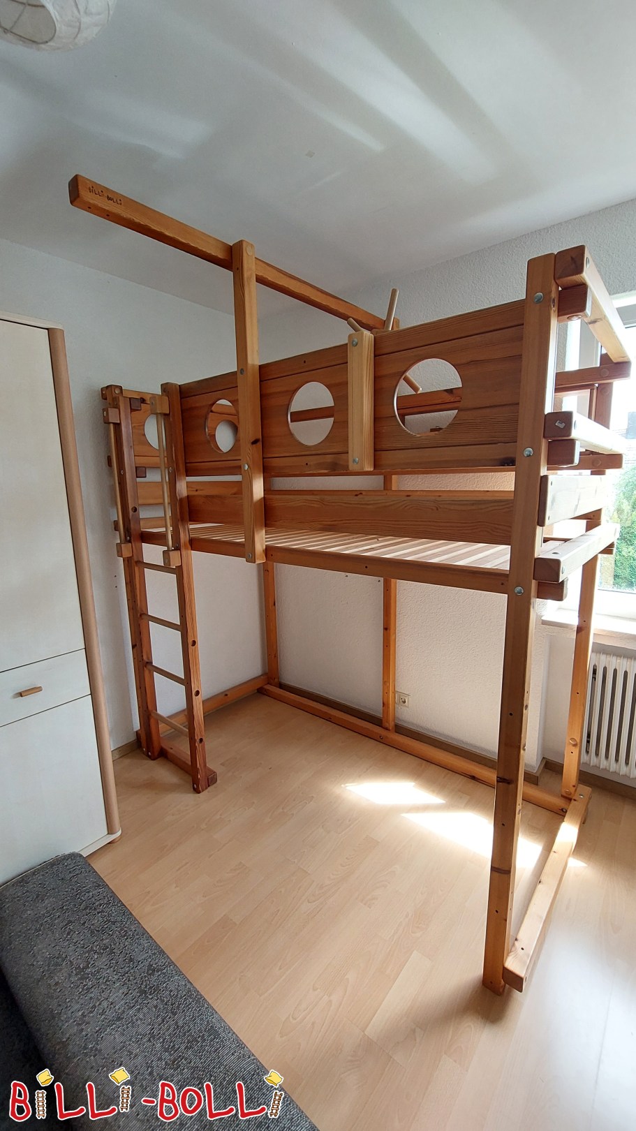 Ulm/Erbach: Piraten-Hochbett in 90x200cm mit Steuerrad und Regal (Kategorie: Hochbett mitwachsend gebraucht)
