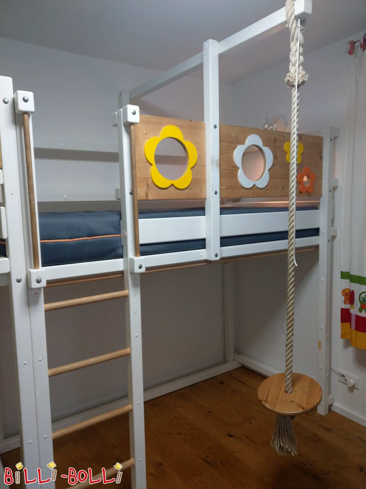 Weißes Hochbett mit Blumenbrett (Hochbett gebraucht) Weißes Hochbett mit Blumenbrett (Hochbett gebraucht)