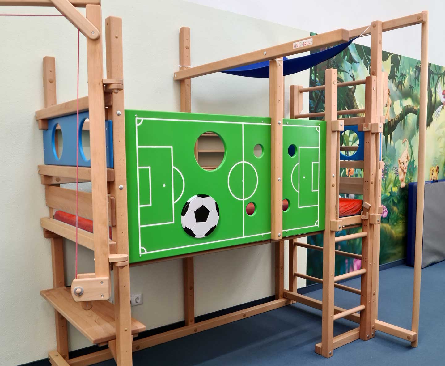 Fußballbett: Das Hochbett als Fußballfeld (Themenbretter)